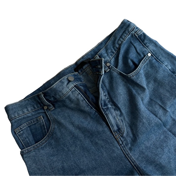 Men’s Relaxed Jeans - Size 34 - Picture 2 of 3
